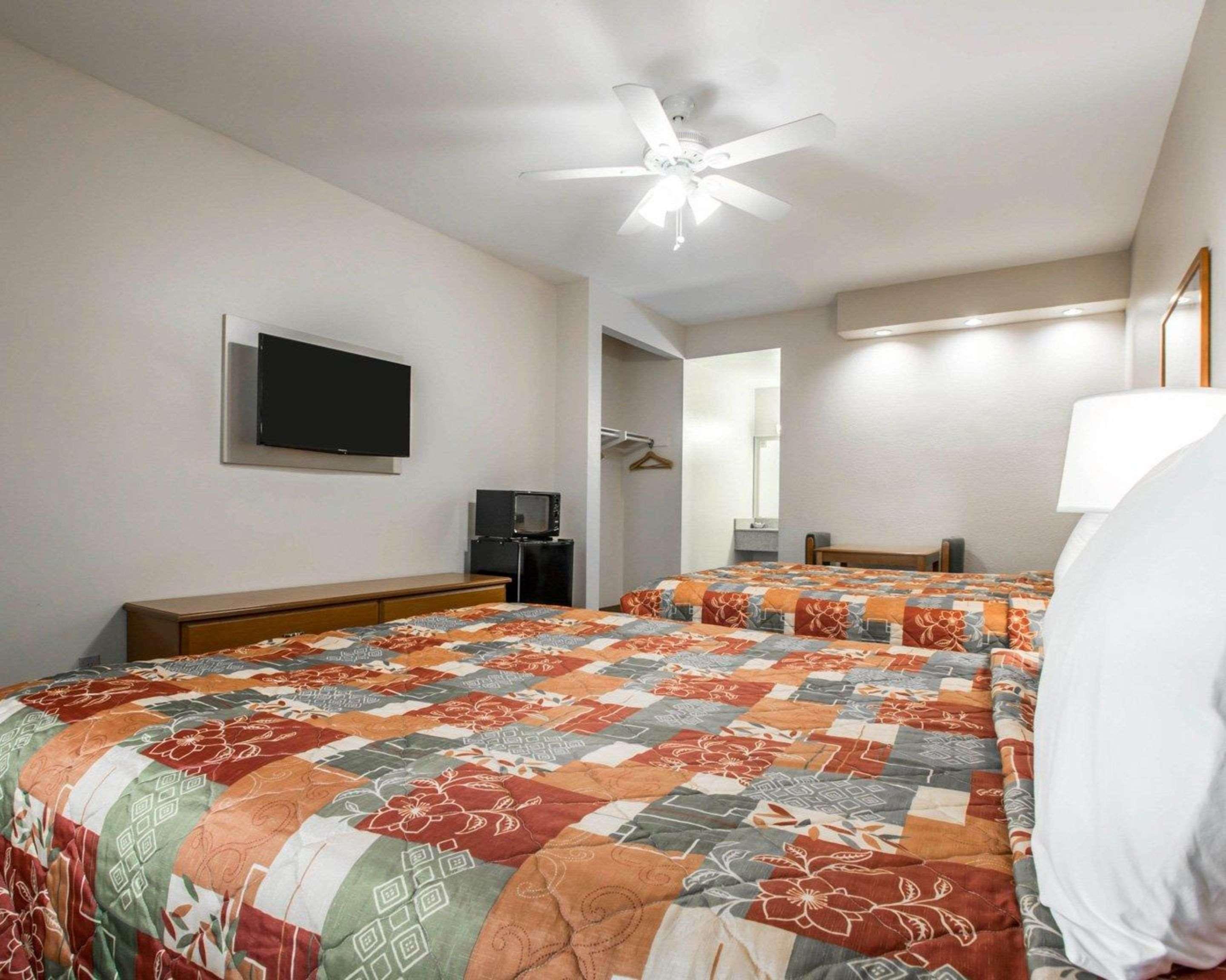 Rodeway Inn Encinitas North Bagian luar foto