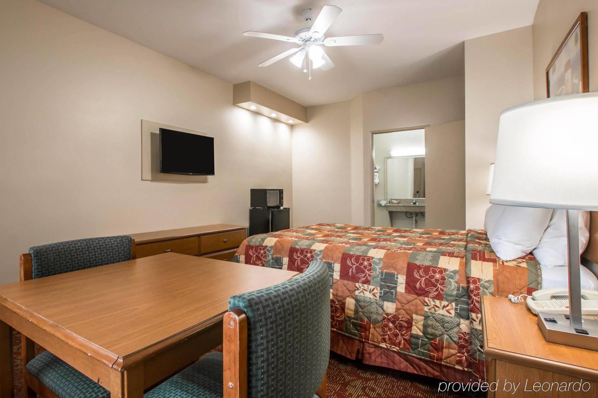 Rodeway Inn Encinitas North Bagian luar foto